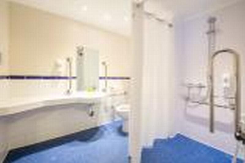 Travelodge Cardiff Airport Barry Kültér fotó