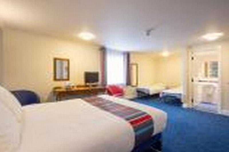 Travelodge Cardiff Airport Barry Kültér fotó