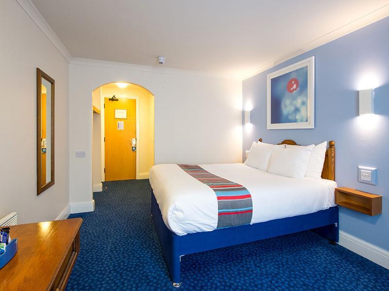 Travelodge Cardiff Airport Kültér fotó